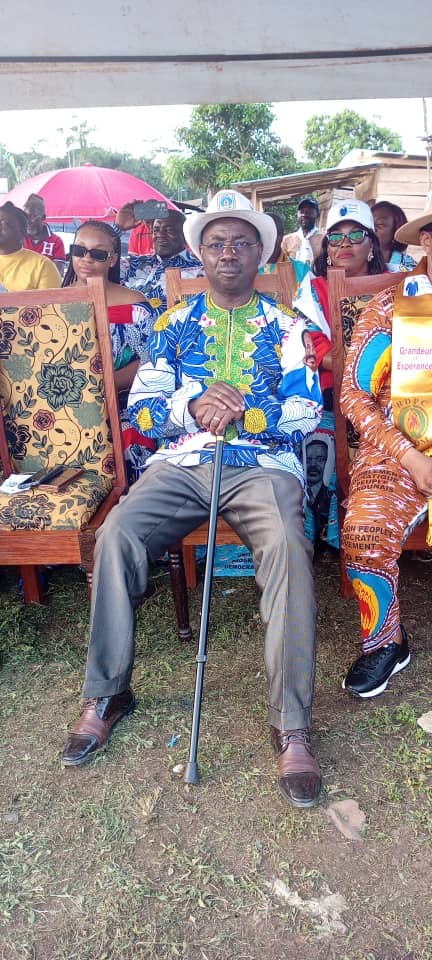 Ambam : Paul Tomo Menye, président de la section RDPC Vallée du Ntem 1, invite ses camarades à voter massivement pour la paix, la liberté et la stabilité en choisissant Paul Biya le 12 octobre 2025