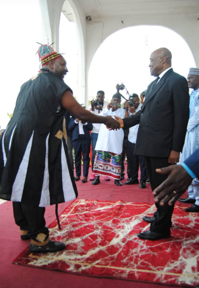 Cérémonie  de présentation des vœux au ministre des arts et de la culture : les détenteurs présents à l esplanade du musée national
