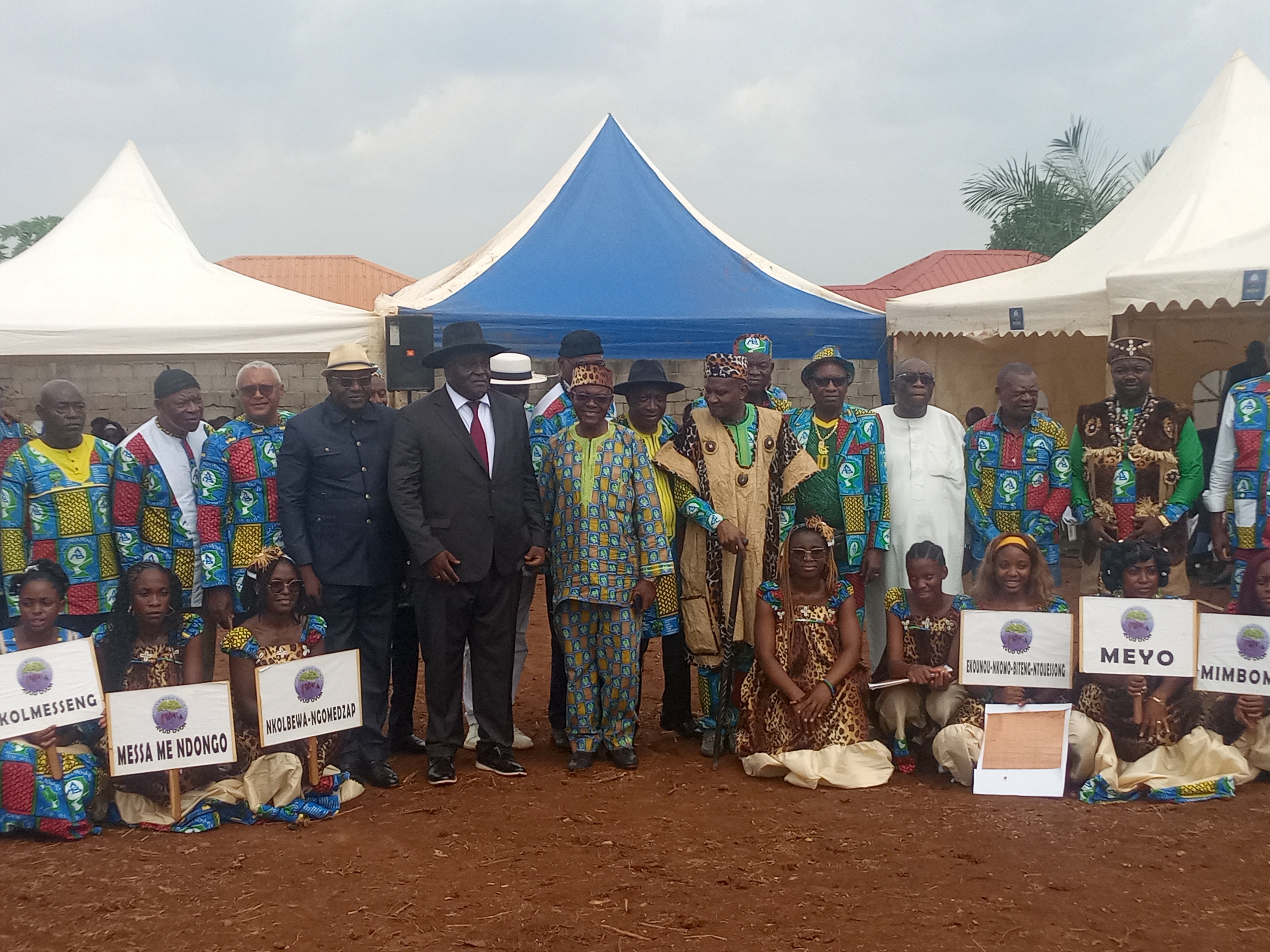 Anyang Mvog Belinga en marche avec Paul Biya@