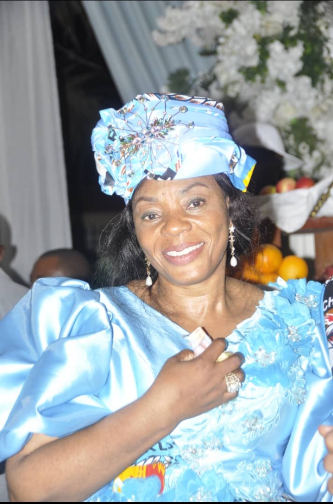 Mme Edou Rosalie, une figure d’engagement et de leadership au service de l’éducation.