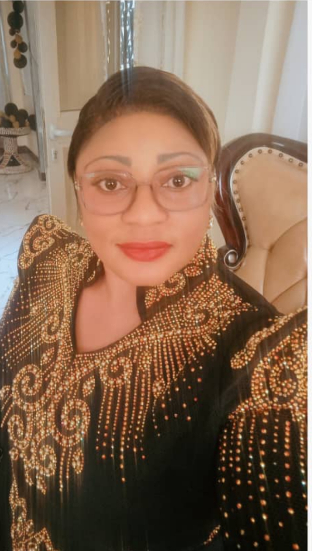 Le Laboratoire  Lux Cosmétique : une nouvelle référence dans la beauté au Cameroun.