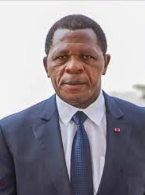 MAIRIE DE BIWONG-BANE : QUAND LE PRÉFET FRÉDÉRIC NDONGO, ENTERRE LA LOI. Il y a des silences qui tuent la République. Celui du Préfet de la Mvila, Frédéric Ndongo, en fait partie.✍️👇 LIRE L ÉDITORIAL D ÉRIC ZIBI ATANGANA ,DP JOURNAL Groupelimmigrant.com